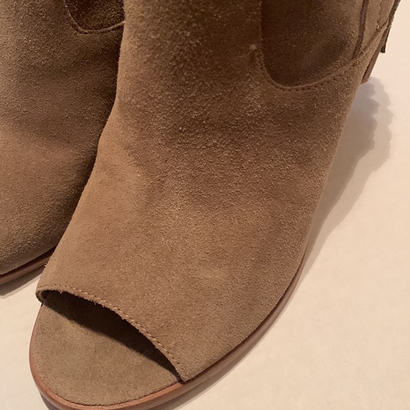 Marc Fisher bootie with fringes - Picture 3 of 8